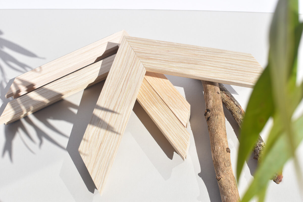 Choose the right neutral colored frame