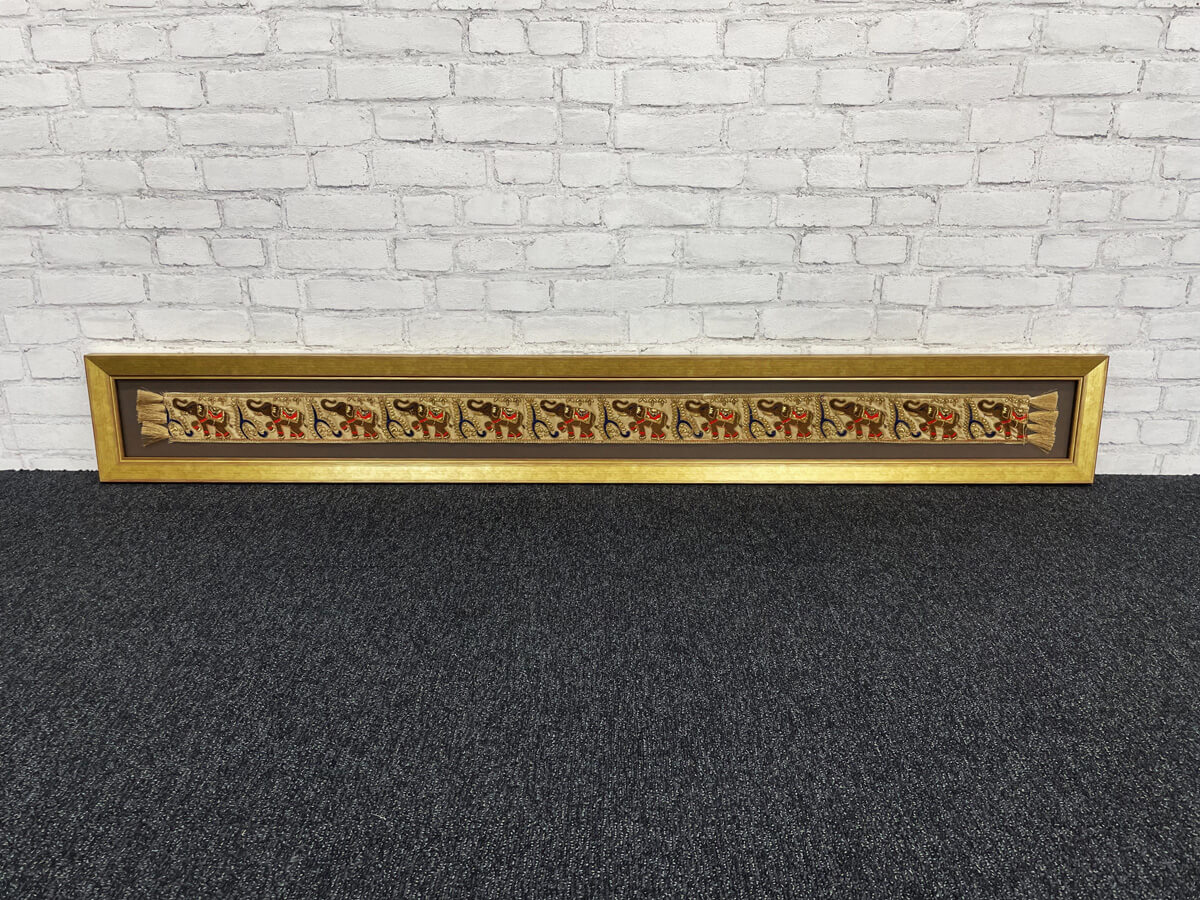 Scarf textile framing