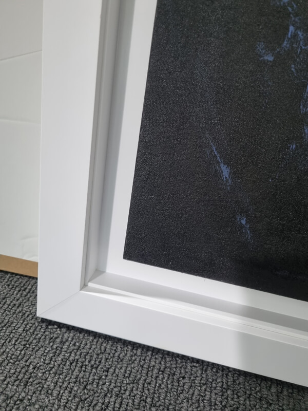 Double float frame corner detail